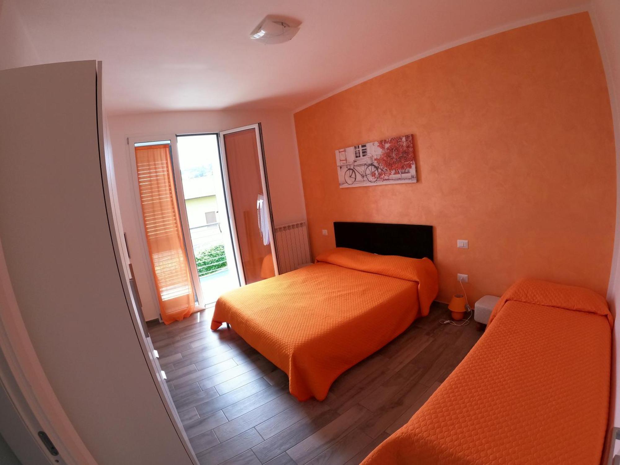 Ferienwohnung Casa Charlie Arcisate Zimmer foto