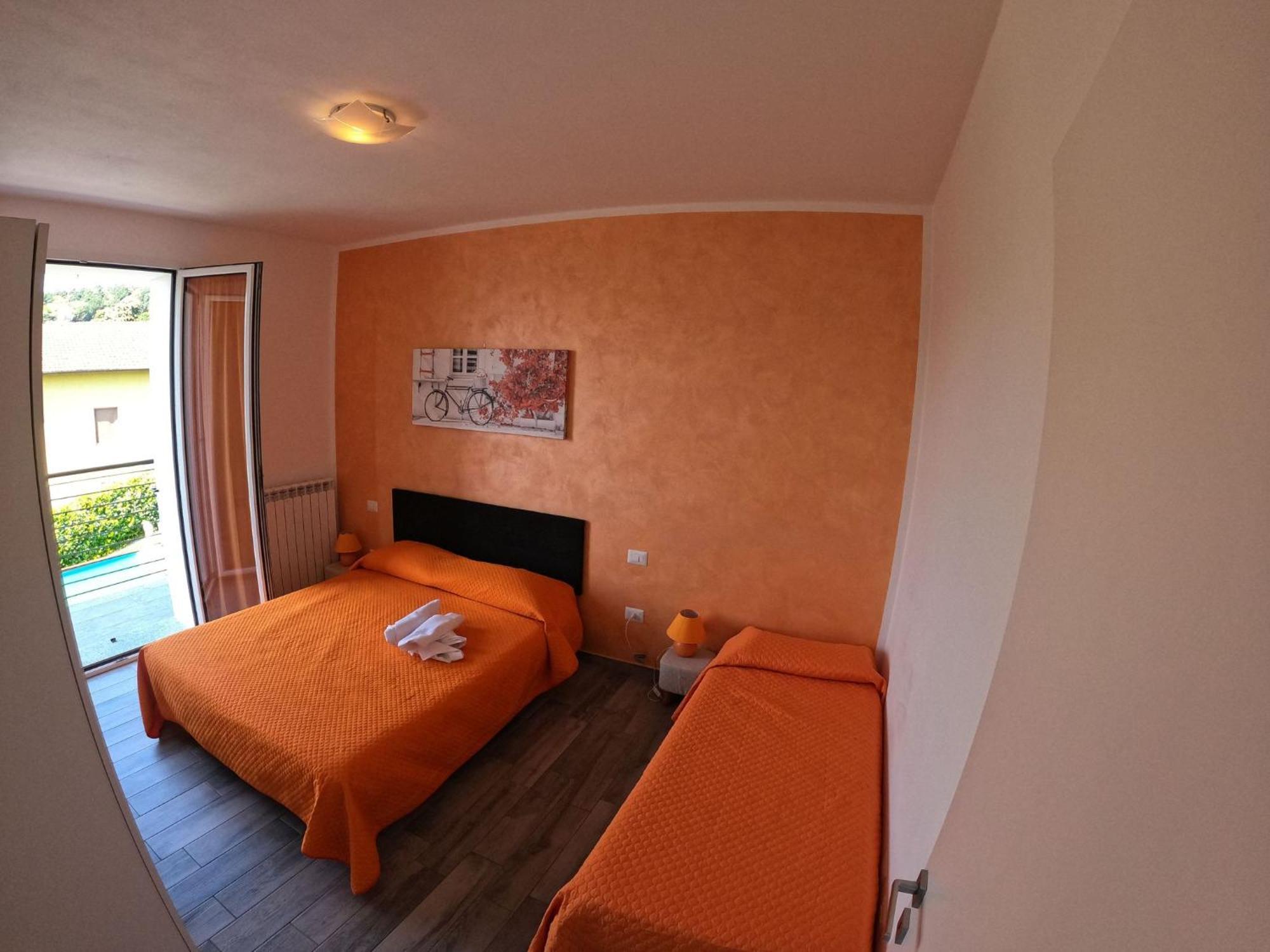 Ferienwohnung Casa Charlie Arcisate Zimmer foto